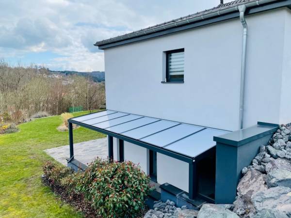 Pergolas à toit fixe
